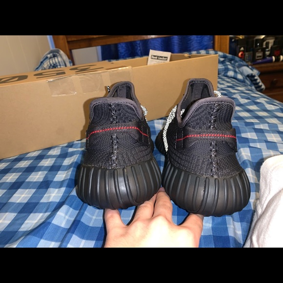 Yeezy Boost 350 V2 Black Static Size 10 US Men’s - Picture 3 of 8